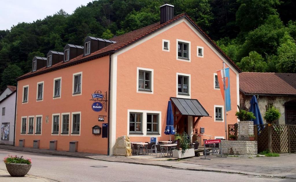 Gasthof Zum Brunnen Mornsheim ภายนอก รูปภาพ